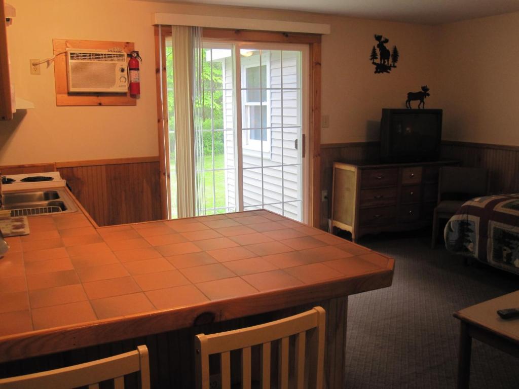 Bear Tree Lodge Weirs Beach Værelse billede
